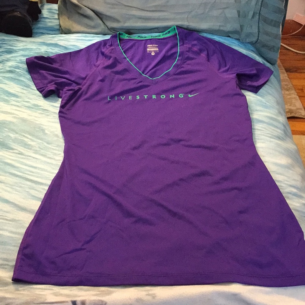 Nike Pro Livestrong Size M Workout Top Like New